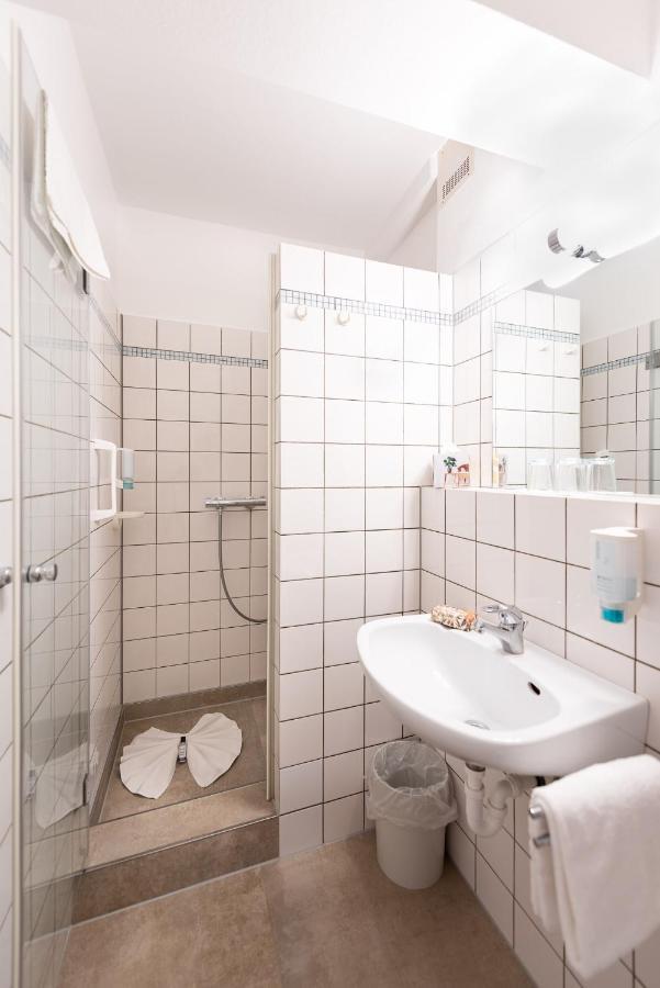 Nibelungen Hof 3*